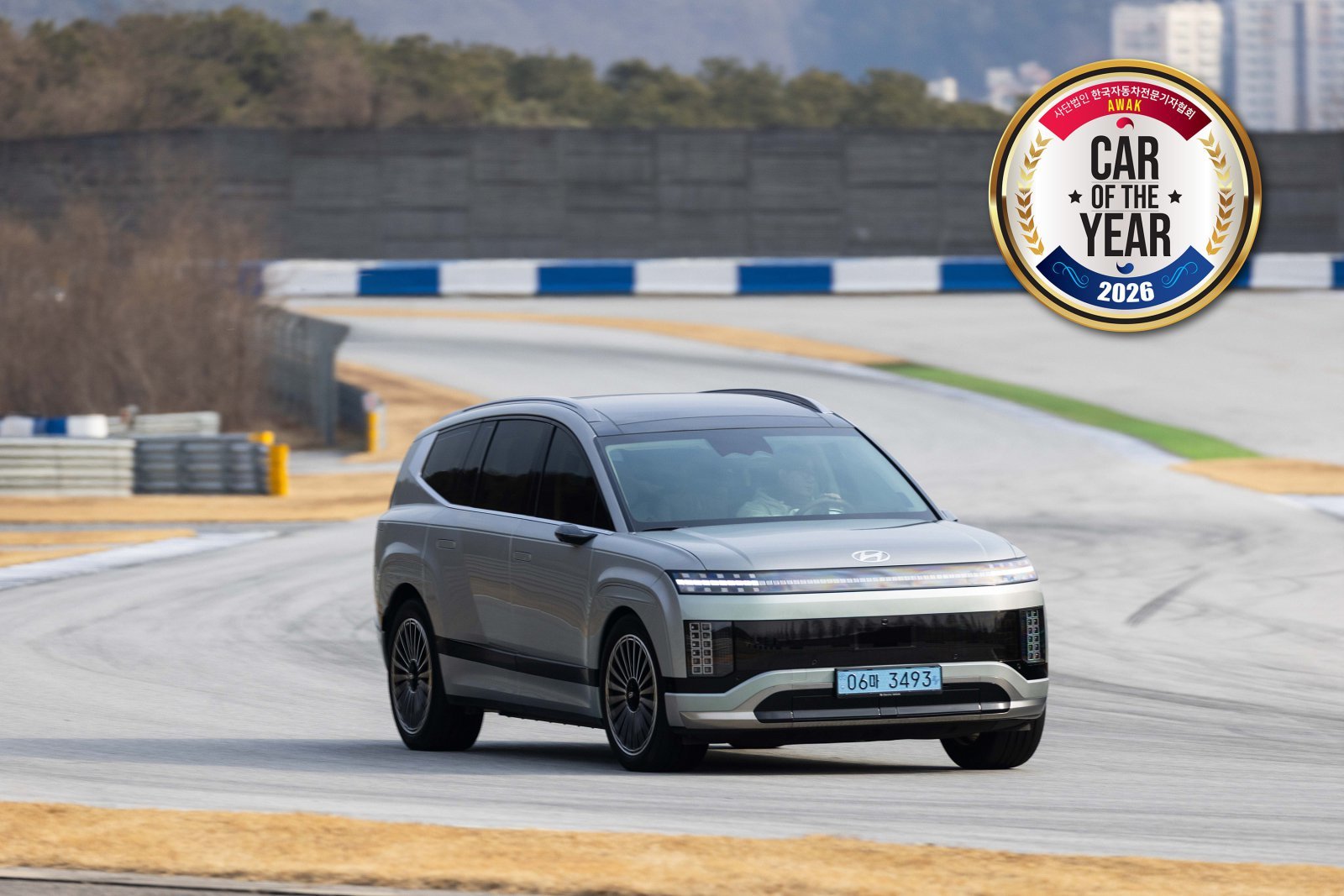 한국자동차전문기자협회 선정 ‘2026 대한민국 올해의 차(Car of the Year 2026)’에서 올해의 차에 오른 아이오닉9. 사진제공 ｜한국자동차전문기자협회