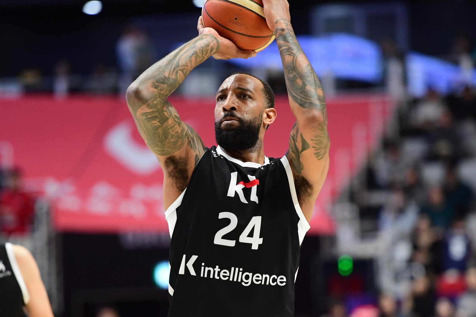 KT 데릭 윌리엄스는 14일 수원서 열린 KCC와 홈경기에서 32점·5리바운드로 활약하며 2연승을 이끌었다. 사진제공｜KBL