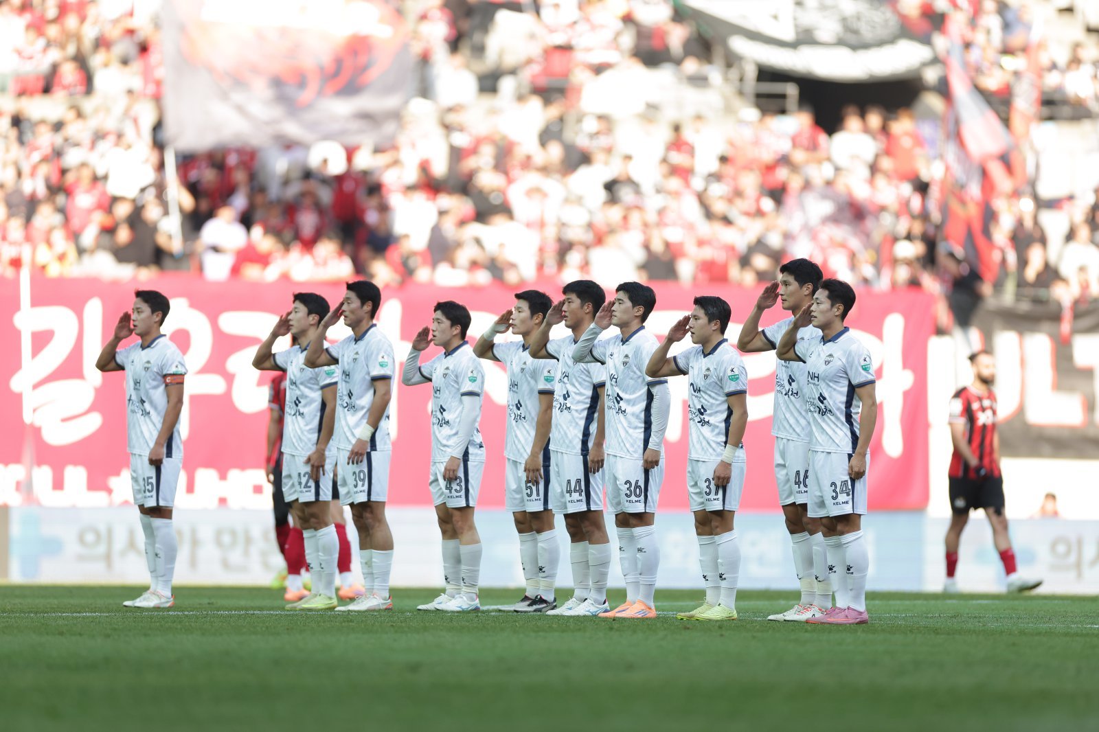 김천은 지난해 창단 최고 성적(3위)를 기록했지만 정정용 감독의 전북 이적과 내년 K리그2 자동 강등 등이 맞물렸다. 비시즌 목표의식 재정립과 조직력 강화가 절실하다. 사진제공│한국프로축구연맹