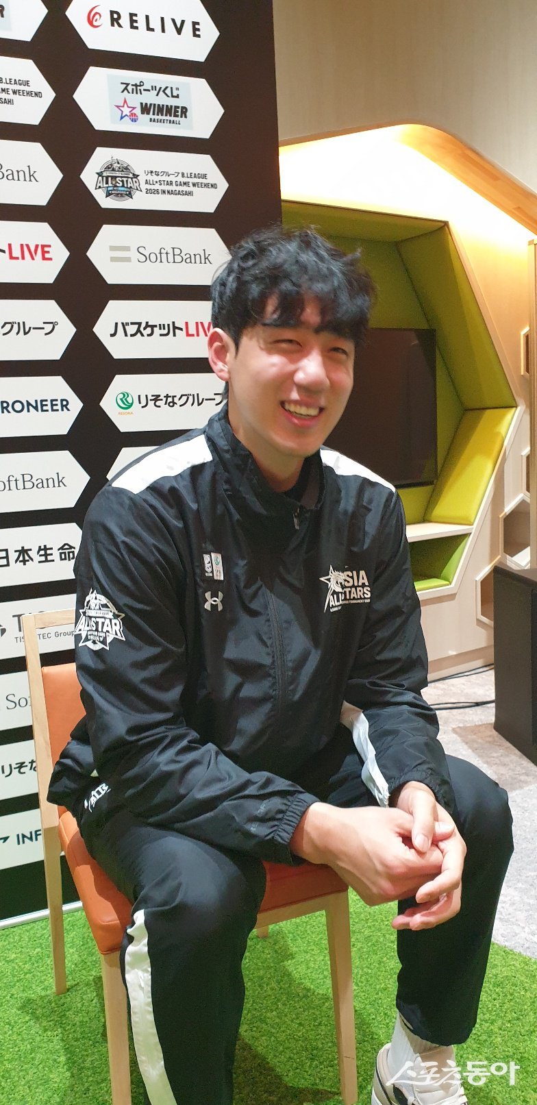 일본 B리그 아시아 올스타팀 주장을 맡게 된 양재민이 15일 나가사키 스타디움시티 호텔에서 진행된 인터뷰 도중 환하게 웃고 있다. 나가사키｜최용석 기자