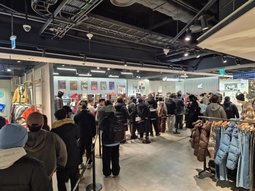 혼다모터사이클 어패럴 BY 피지컬 디파트먼트 무신사 성수 대림창고 팝업 현장. 사진제공｜워즈코퍼레이션