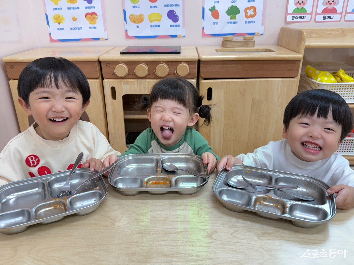 잔반줄이기 캠페인은 아이들이 식탁위에서 환경보호를 실천하는 경험이다. 사진제공｜시흥시
