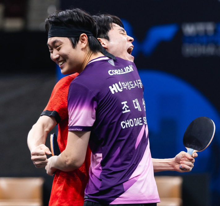 탁구국가대표팀 에이스 장우진(뒤)은 백핸드 구사 보완을 앞세워 새해부터 승승장구하고 있다. 사진출처│WTT 홈페이지