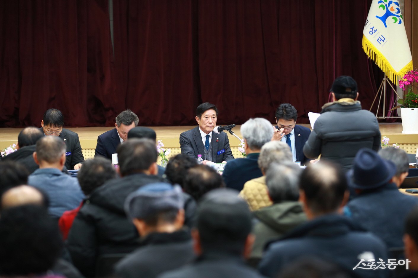 조상래 곡성군수가 지역민들과 소통을 위한 군민과의 대화 및 기본소득 설명회를 추진하고 있다. 사진제공=곡성군