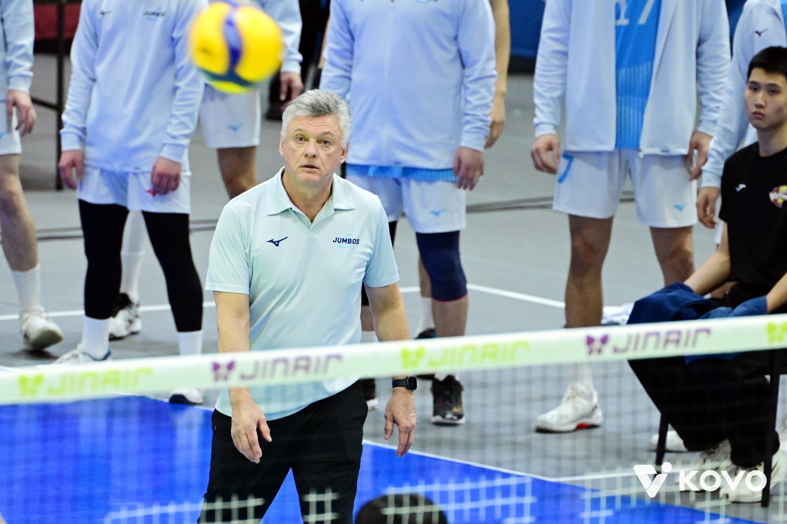 헤난 달 조토 대한항공 감독이 20일 수원체육관서 열린 한국전력과 V리그 원정경기 도중 선수들의 플레이를 지켜보고 있다. 사진제공｜KOVO
