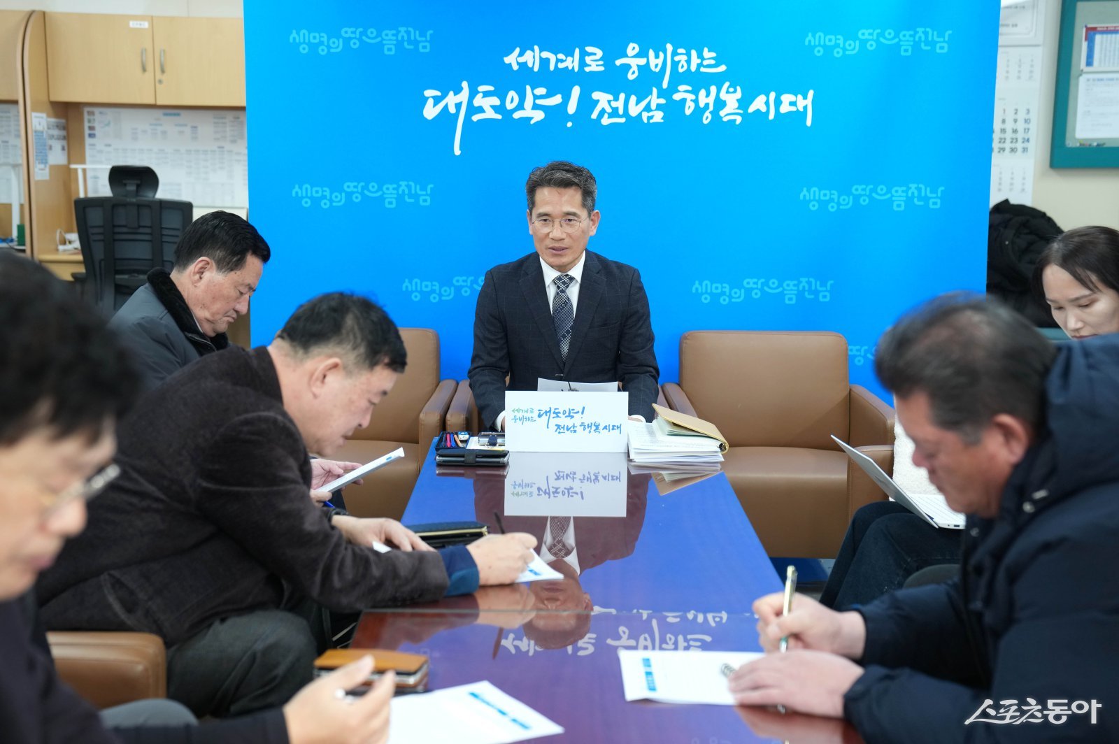 유덕규 도 농축산식품국장이 21일 오전 기자브리핑을 통해 2025년 정리추경에서 도비 50%를 감액 조정했던 벼 경영안정대책비 114억 원을 2026년 추가경정예산에 다시 반영해 지원하겠다고 밝혔다. 사진제공=전남도