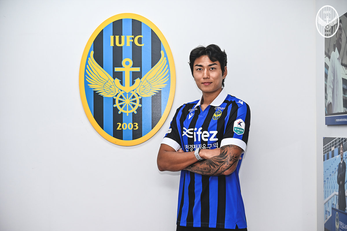 FC서울과 인천 유나이티드가 21일 각각 전 전북 소속 윙포워드 송민규와 센터백 정태욱(사진)을 영입해 전력을 보강했다. 사진제공│인천 유나이티드