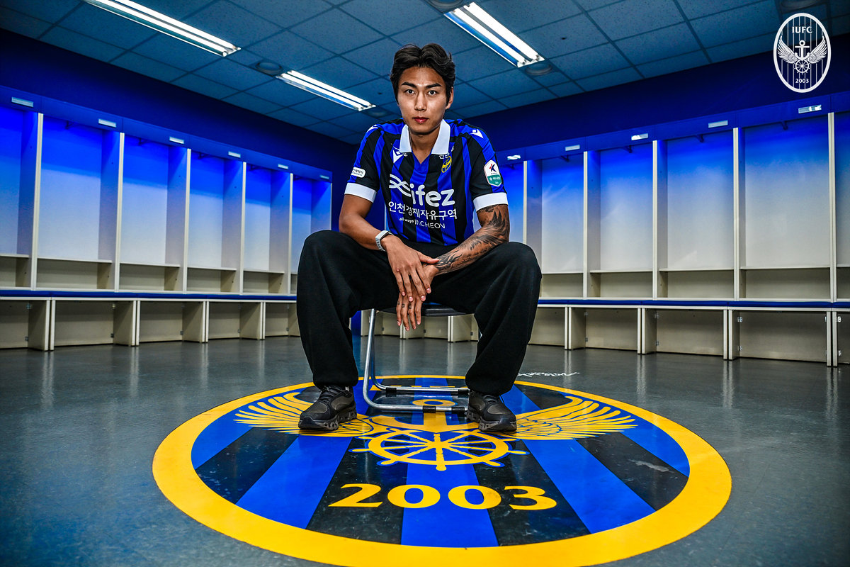 FC서울과 인천 유나이티드가 21일 각각 전 전북 소속 윙포워드 송민규와 센터백 정태욱(사진)을 영입해 전력을 보강했다. 사진제공│인천 유나이티드