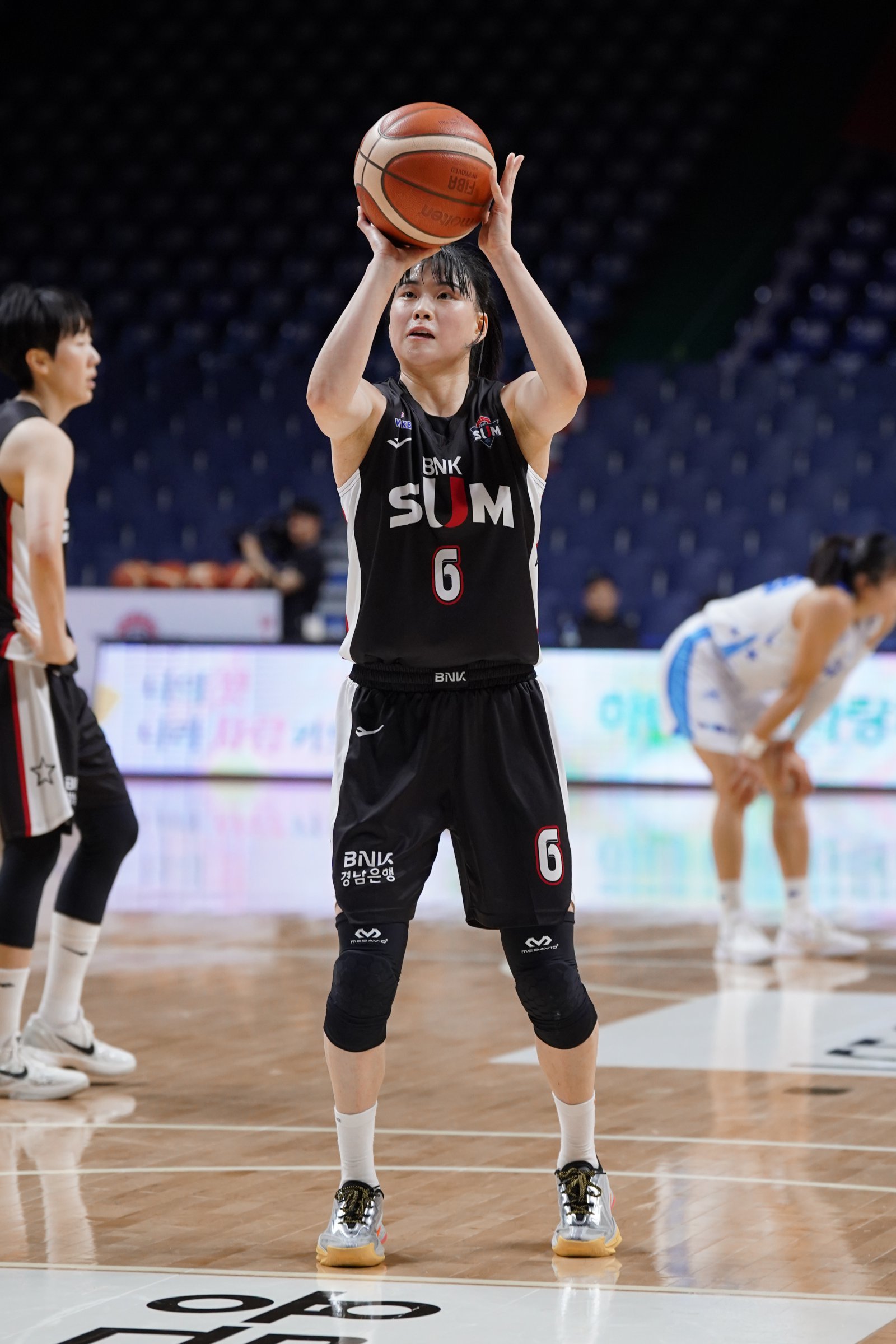 ‘공격 본능’ 이소희 3점슛 5개 폭발…BNK, 3·4위 맞대결전 승리→3위 수성 [SD 부산 스타]