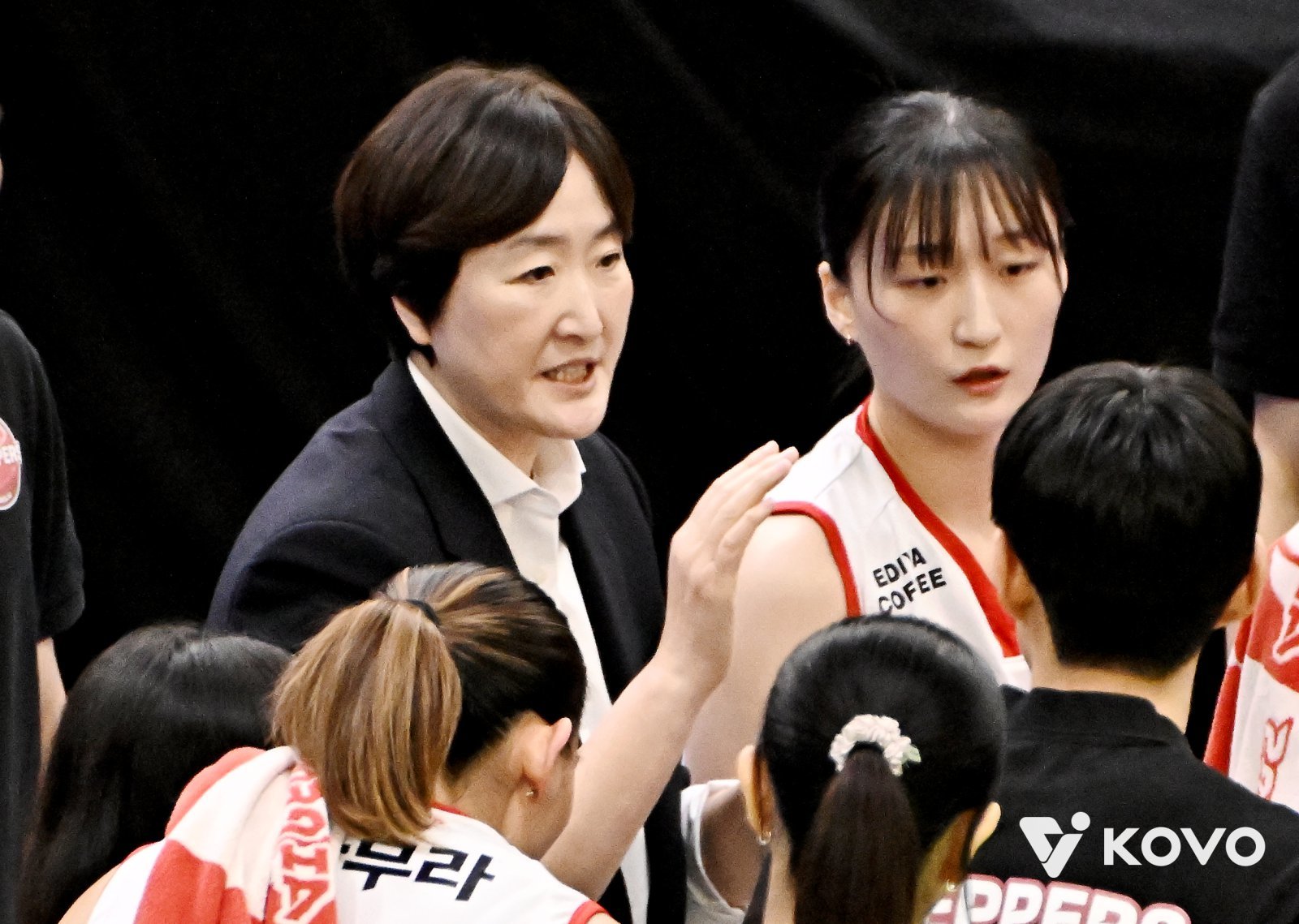 [SD 수원 인터뷰] “경기 치를수록 단단해지고 있다” 2위 현대건설 잡아낸 6위 페퍼저축은행 장소연 감독, 5라운드 더 높은 곳 바라본다