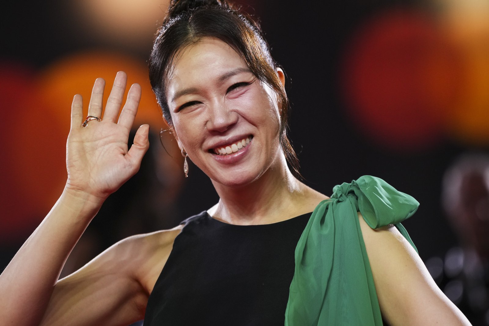 [베네치아=AP/뉴시스] 배우 염혜란이 29일(현지 시간) 이탈리아 베네치아에서 열린 제82회 베네치아국제영화제에서 박찬욱 감독의 영화 ‘어쩔 수가 없다’(No Other Choice) 포토콜 행사에 참석해 포즈를 취하고 있다. 2025.08.30.