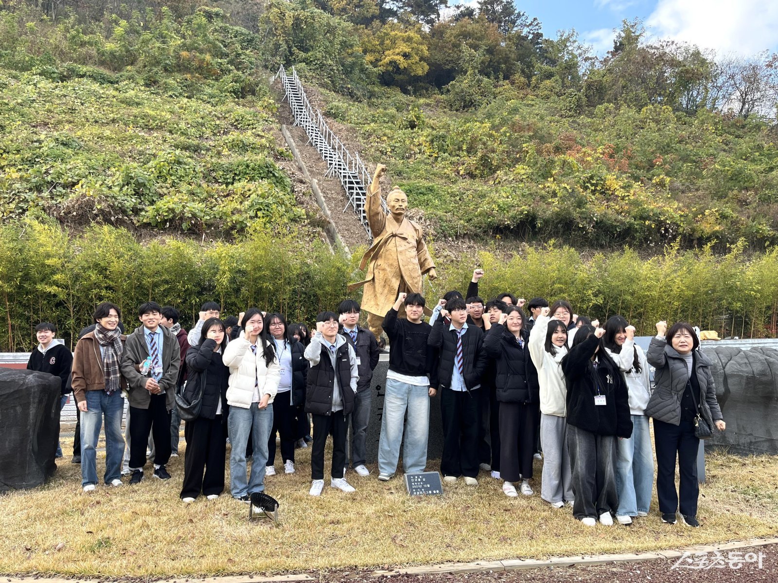 관내 고등학교 학생들이 ‘내고장, 보성 탐방대 현장투어’를 하고 있다. 사진제공=보성군