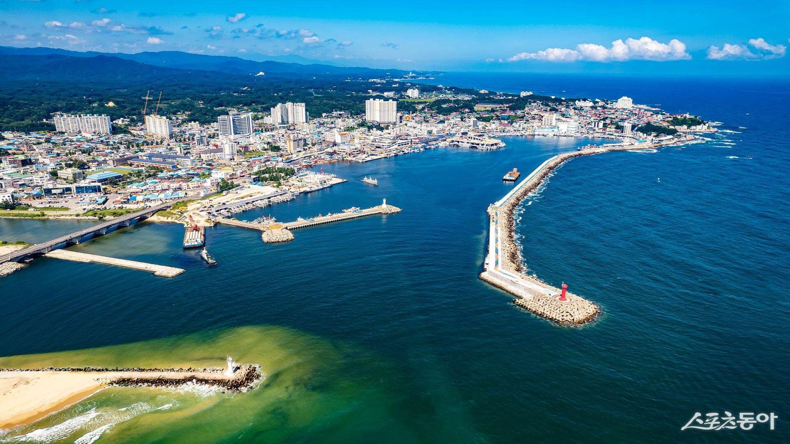 강릉 주문진 해변. 강릉시 제공