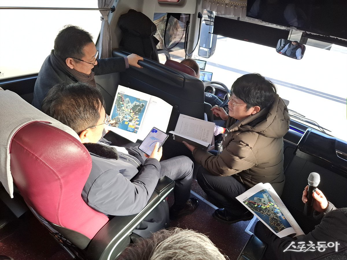 여수시는 지난 22일, 2026여수세계섬박람회 주요 진입로와 주행사장 인근 구간에 대한 전반적인 현장점검을 실시했다. 사진제공=여수시