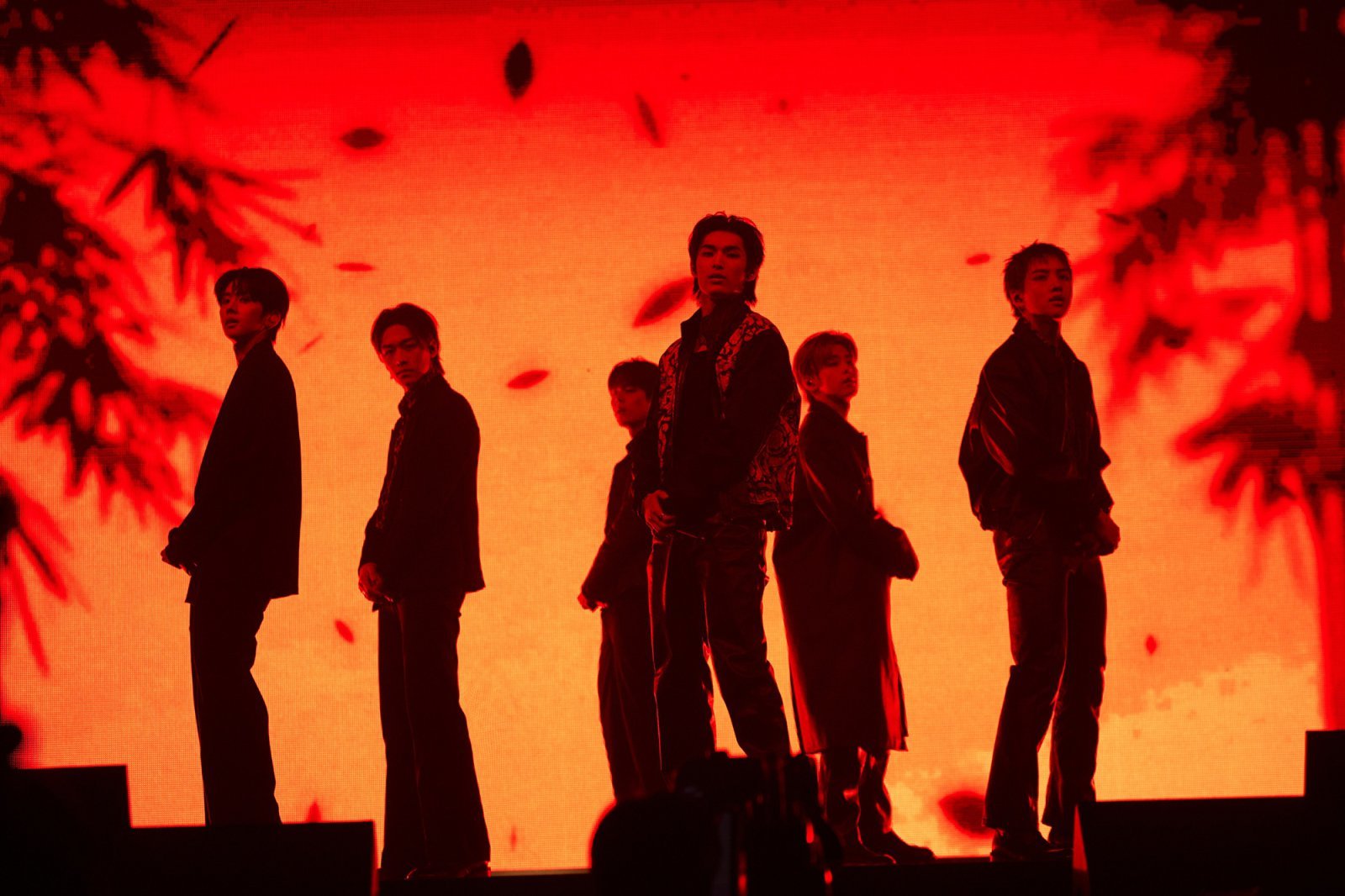 82메이저, 무대 위 ‘비범’으로 증명한 5세대 힙합돌의 ‘트로피’