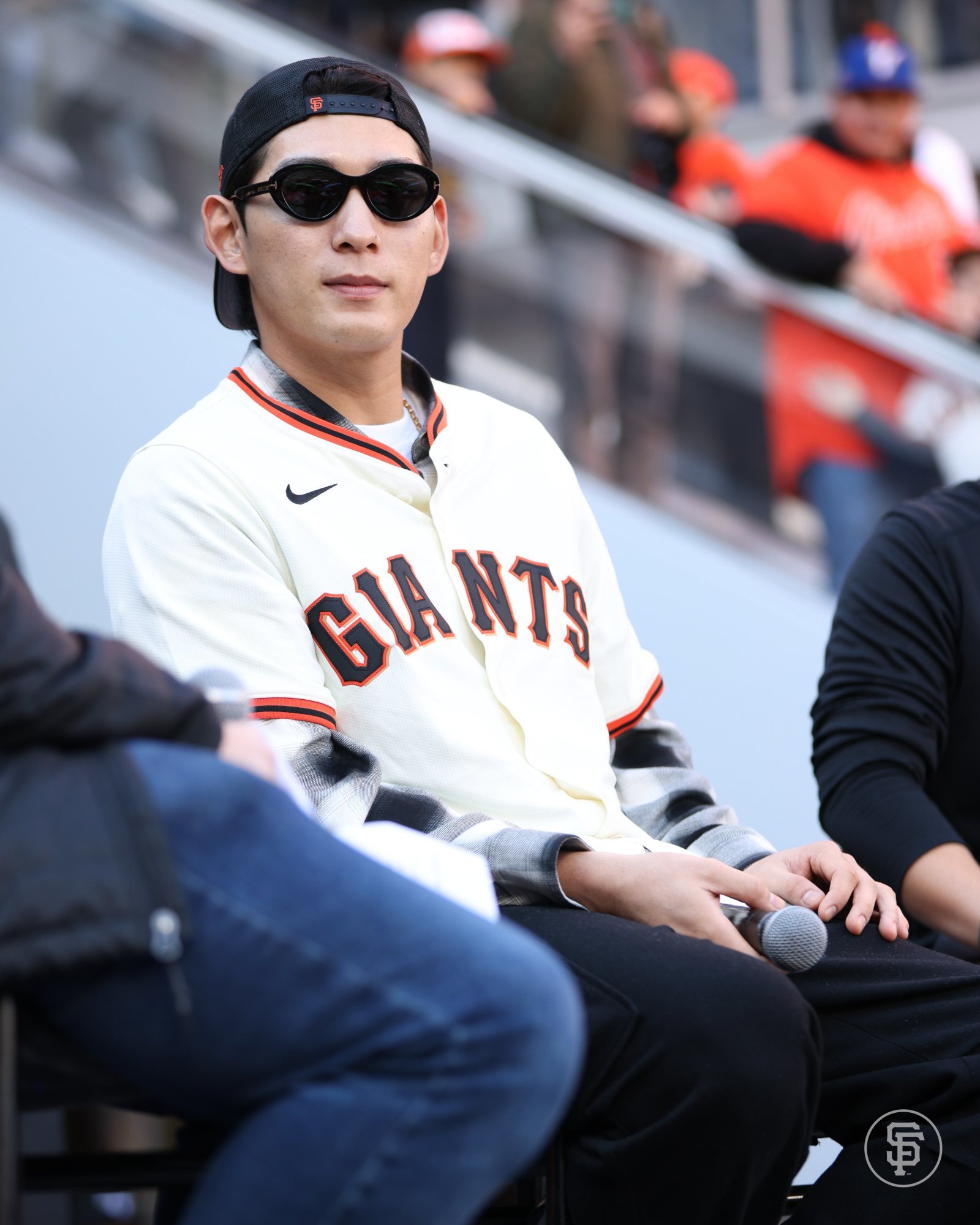 샌프란시스코 이정후는 최근 서류 문제로 공항에 4시간 억류되는 해프닝을 겪었다. 그는 액땜을 뒤로하고 2026시즌을 향한 힘찬 도약을 예고했다. 사진출처｜샌프란시스코 구단 공식 SNS