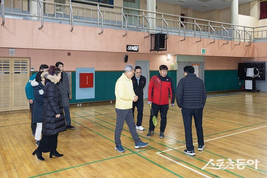 윤환 계양구청장, 새해 맞아 지역 내 중·고등학교를 중심으로 학교 시설과 교육 환경 전반을 점검하고 있다. 사진제공｜인천 계양구청