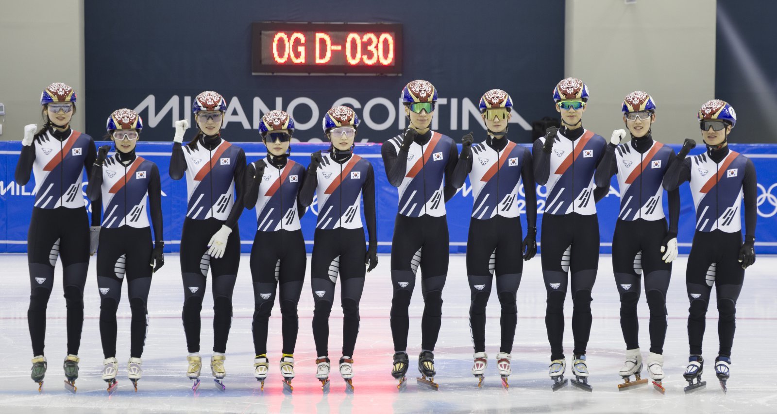 2026밀라노·코르티나담페초동계올림픽에 출전하는 쇼트트랙대표팀 선수들이 파이팅을 외치고 있다. 뉴시스