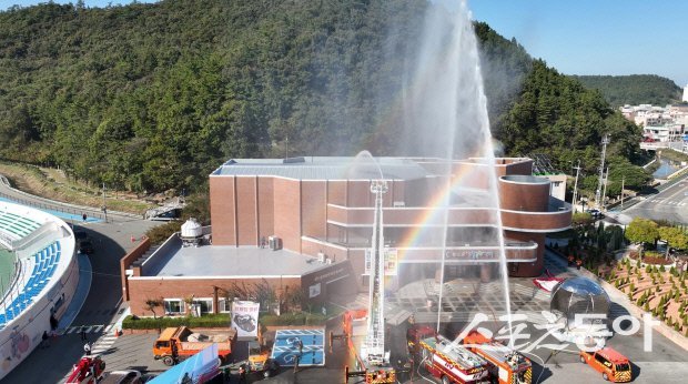 지난해 완도군에서 실시한 재난 대응 안전한국훈련의 화재 진압 모습.  사진제공=완도군