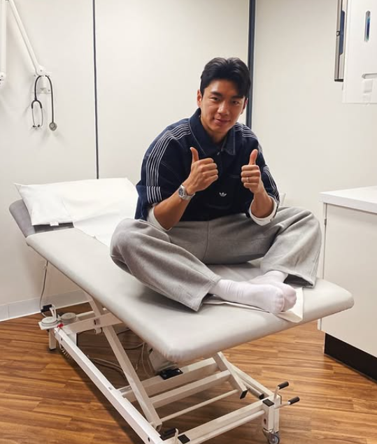 전진우는 26일 온라인으로 열린 옥스포드 입단 기자회견서 평생의 꿈인 유럽진출을 이뤘지만 팀의 잔류를 이끌고 더 높은 곳을 바라보겠다고 다짐했다. 사진출처│옥스포드 유나이티드 인스타그램