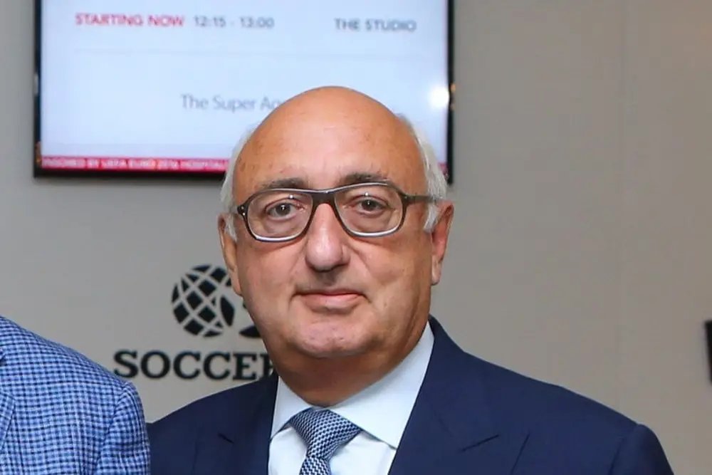 글로벌 스포츠 매체 디애슬레틱은 26일(한국시간) “전 축구 에이전트 바넷이 자신을 강간하고 고문했다고 주장하는 여성을 ‘살해하겠다고 협박한’ 혐의로 기소됐다. 이 여성은 이 사실을 폭로할 경우 살해하겠다고 위협한 것으로 알려졌다”고 보도했다. 사진출처｜디애슬레틱