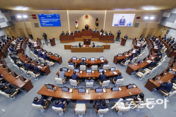 경상북도의회 제359회 제2차 정례회 제1차 본희의가 진행되고있다. 사진제공 ㅣ 경북도의회