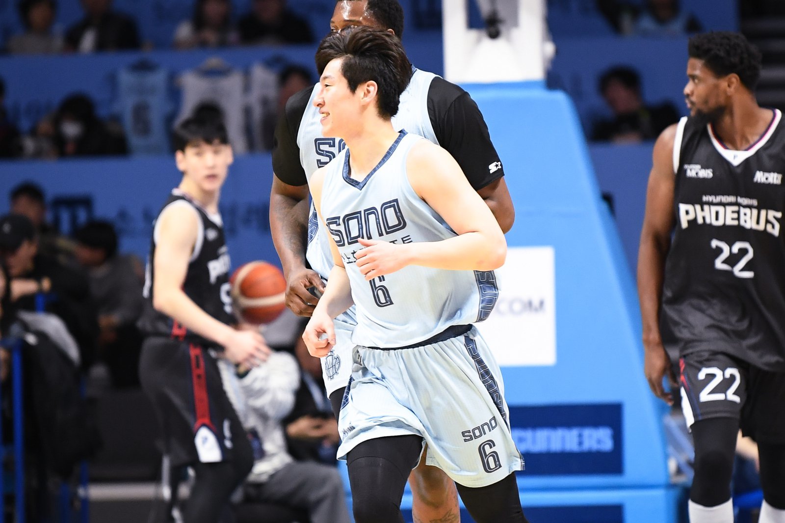 소노 이정현은 27일 고양서 열린 현대모비스와 홈경기서 23점·6리바운드로 활약하며 단독 7위 도약에 힘을 보탰다. 사진제공｜KBL