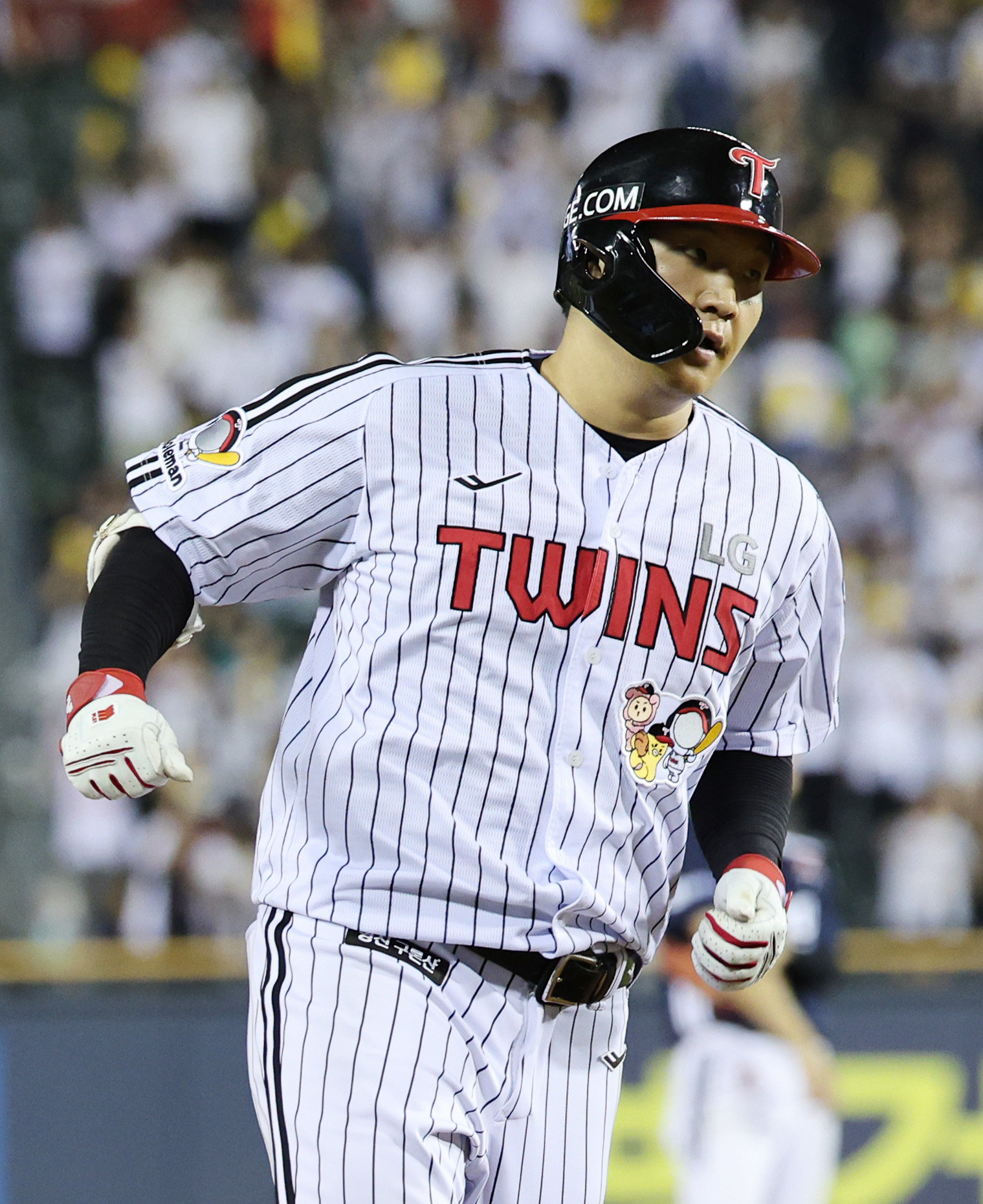 LG 문보경은 2024년과 2025년 모두 100타점 이상을 기록했다. 연속 시즌 100타점을 기록해 LG 구단 최초로 연속 시즌 세 자릿수 타점 기록을 만들었다. 올해도 해결사 역할을 맡아 구단 최초 기록을 3년으로 늘리는 것에 도전한다. 뉴시스