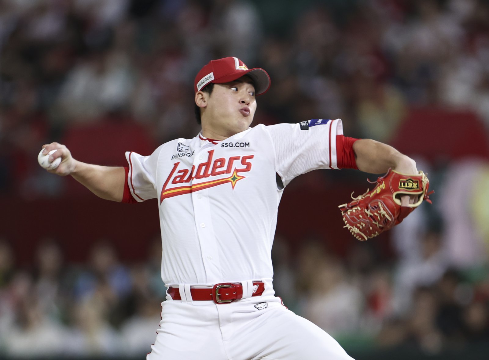 지난 시즌 생애 첫 30세이브를 올린 SSG 조병현은 ERA(1.60), WHIP(0.89) 등 훌륭한 세부 성적을 자랑해 올 시즌 강력한 세이브왕 후보로 주목을 끈다. 뉴시스