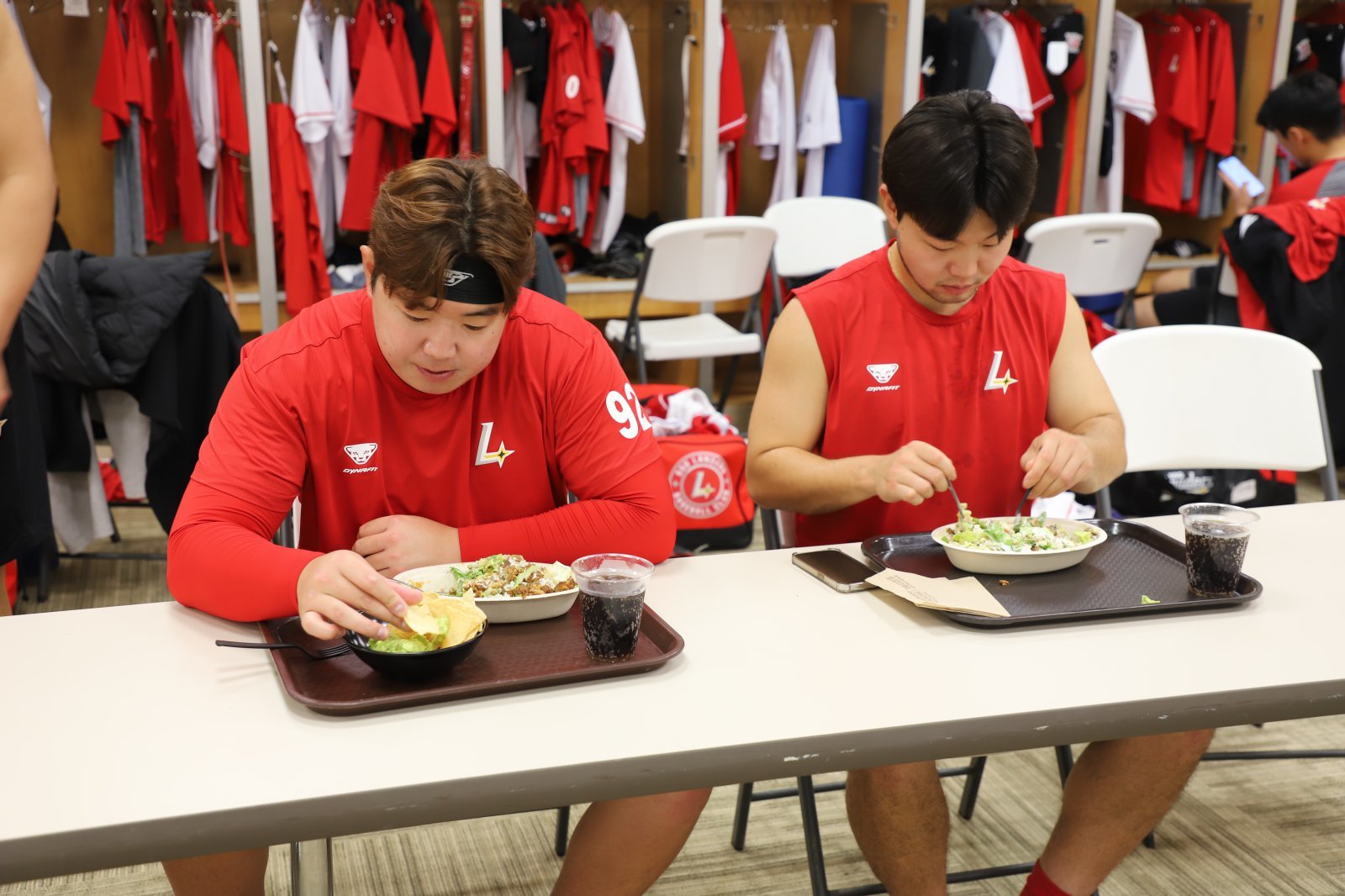 추신수 SSG 구단주 보좌역 겸 육성총괄은 29일(현지시간) 선수단, 코칭스태프, 관계자를 위한 특식을 지원했다. 사진제공|SSG 랜더스