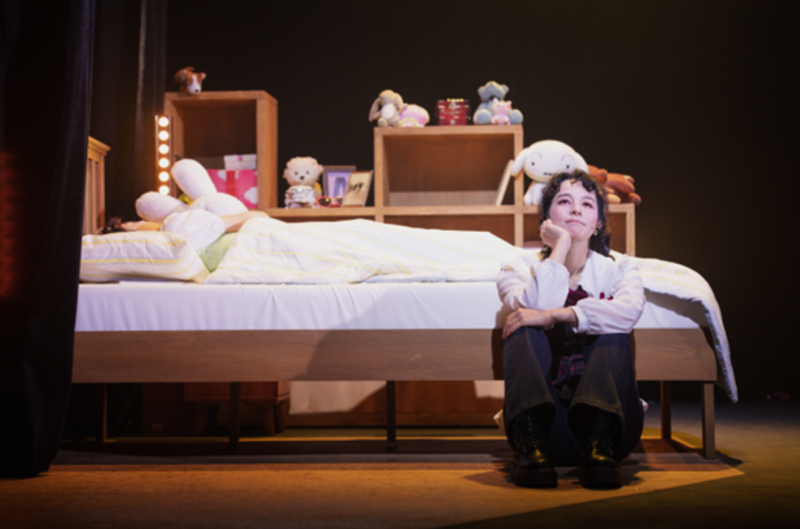 18세 말리가 과거의 자신과 마주하는 순간을 담은 뮤지컬 ‘말리’ 공연 모습. 사진제공|쇼온컴퍼니