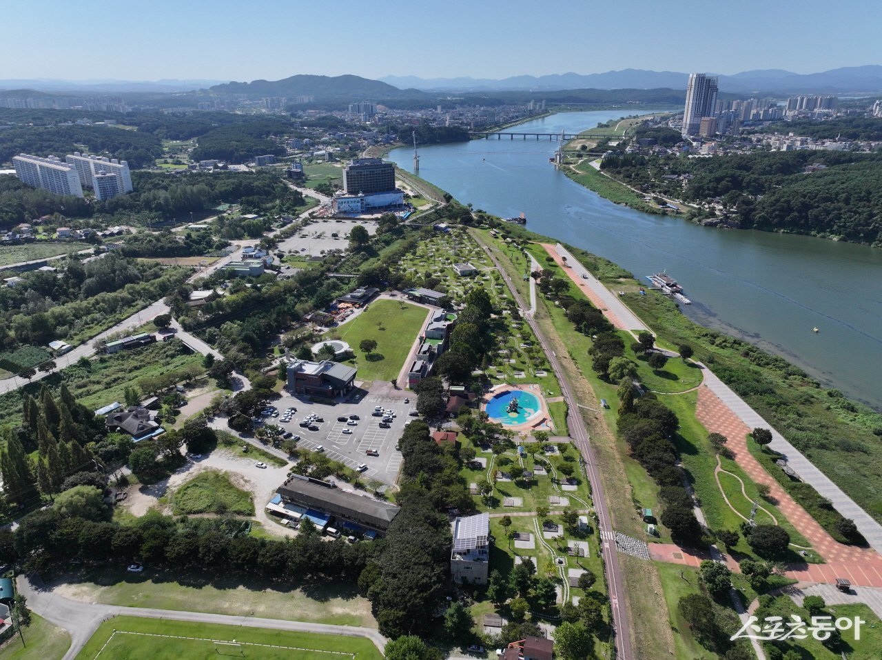 여주도시공사(사장 임명진)는 오는 2월 19일부터 저출산 위기 극복과 아이 키우기 좋은 도시 조성을 위해 금은모래캠핑장과 대신캠핑장을 대상으로 ‘영유아·다자녀 양육가정 우선예약제’를 본격 도입한다(캠핑장 전경). 사진제공｜여주도시공사