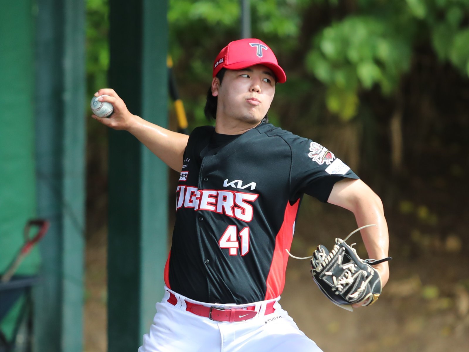 KIA 황동하는 교통사고 후유증의 핑계를 대지 않기로 했다. 남다른 각오로 2026시즌 선발진의 한자리를 따내겠다는 각오다. 사진제공|KIA 타이거즈