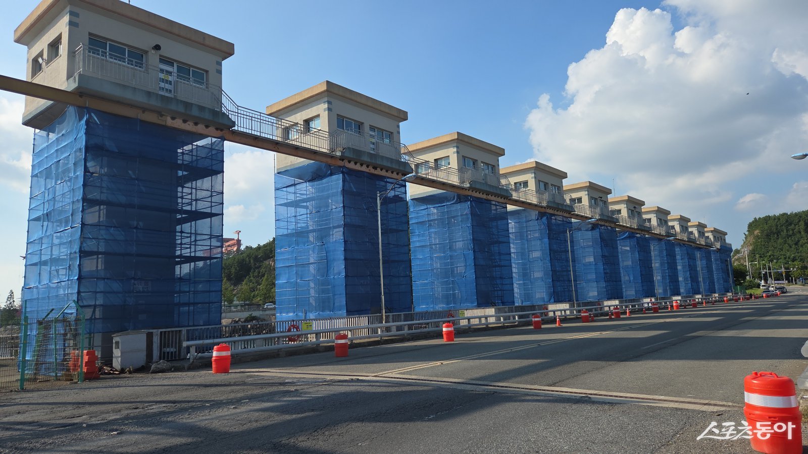 영암 방조제 개보수사업 공사현장. 사진제공=전남도