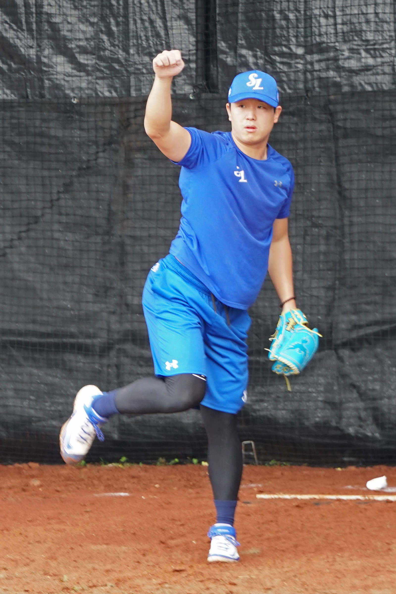 삼성 좌완 이승현, 양창섭, 이승민은 2026시즌 5선발 자리를 꿰차기 위해 1차 캠프지인 괌에서 연일 구슬땀을 흘리고 있다. 양창섭이 불펜피칭을 하고 있다. 사진제공|삼성 라이온즈