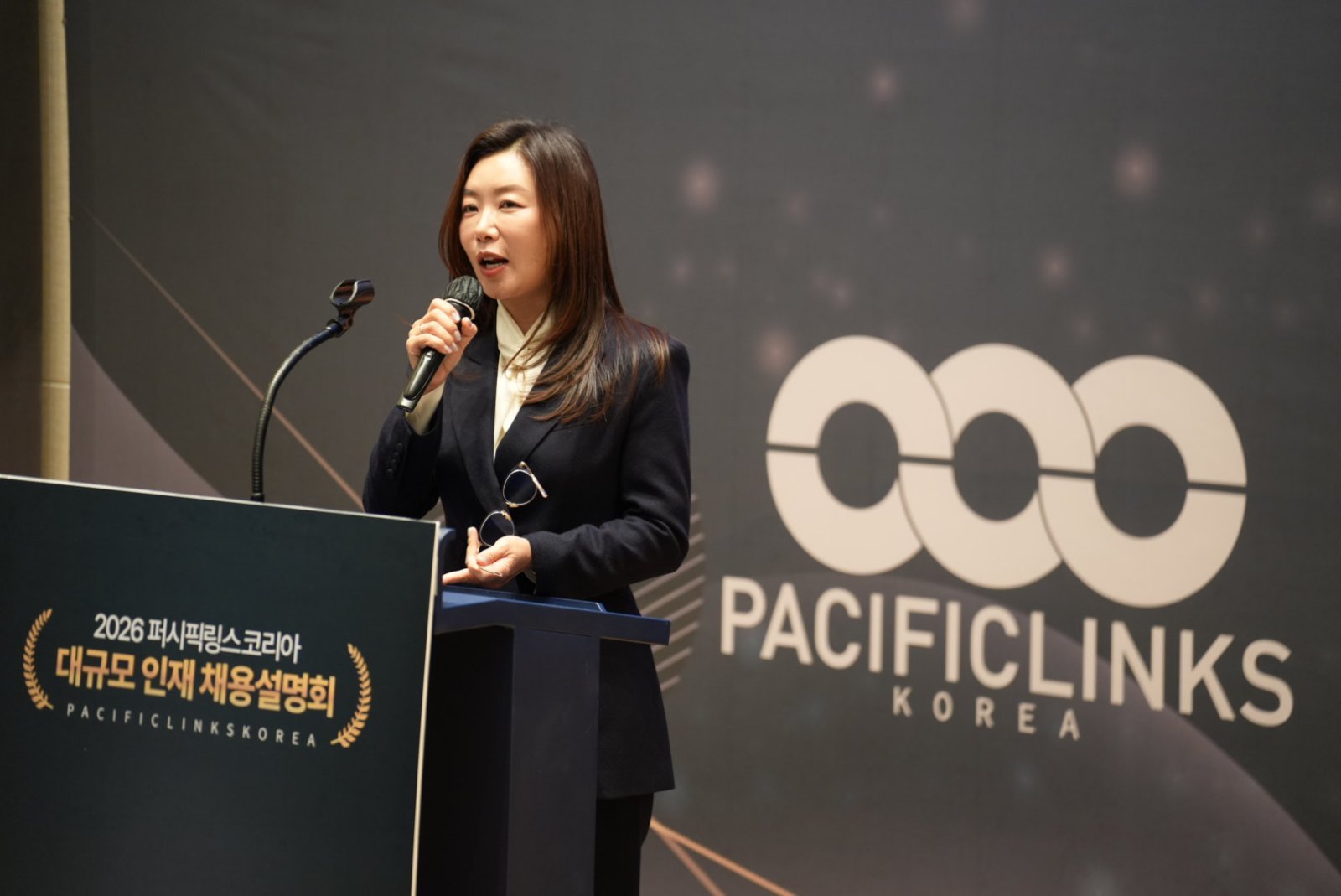 퍼시픽링스코리아 장옥영 대표이사가 3일 채용설명회에서 회사 비전을 소개하고 있다. 사진제공 | PLK