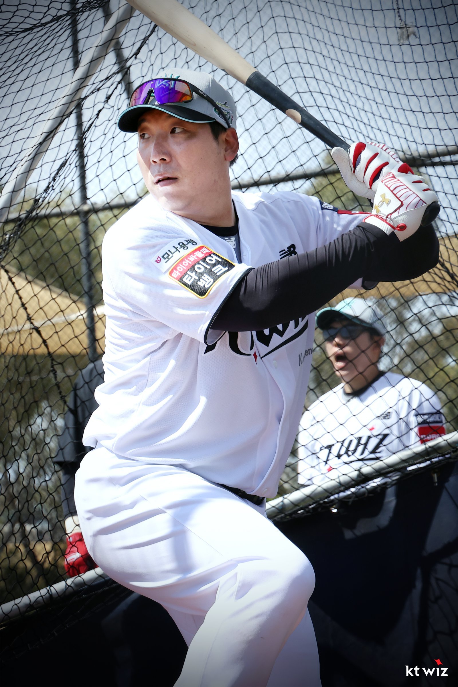 KT에 ‘김현수 효과’가 퍼지고 있다. 김현수가 지난달 29일 호주 질롱 베이스볼 센터에서 열린 스프링캠프 도중 타격 훈련을 소화하고 있다. 사진제공|KT 위즈