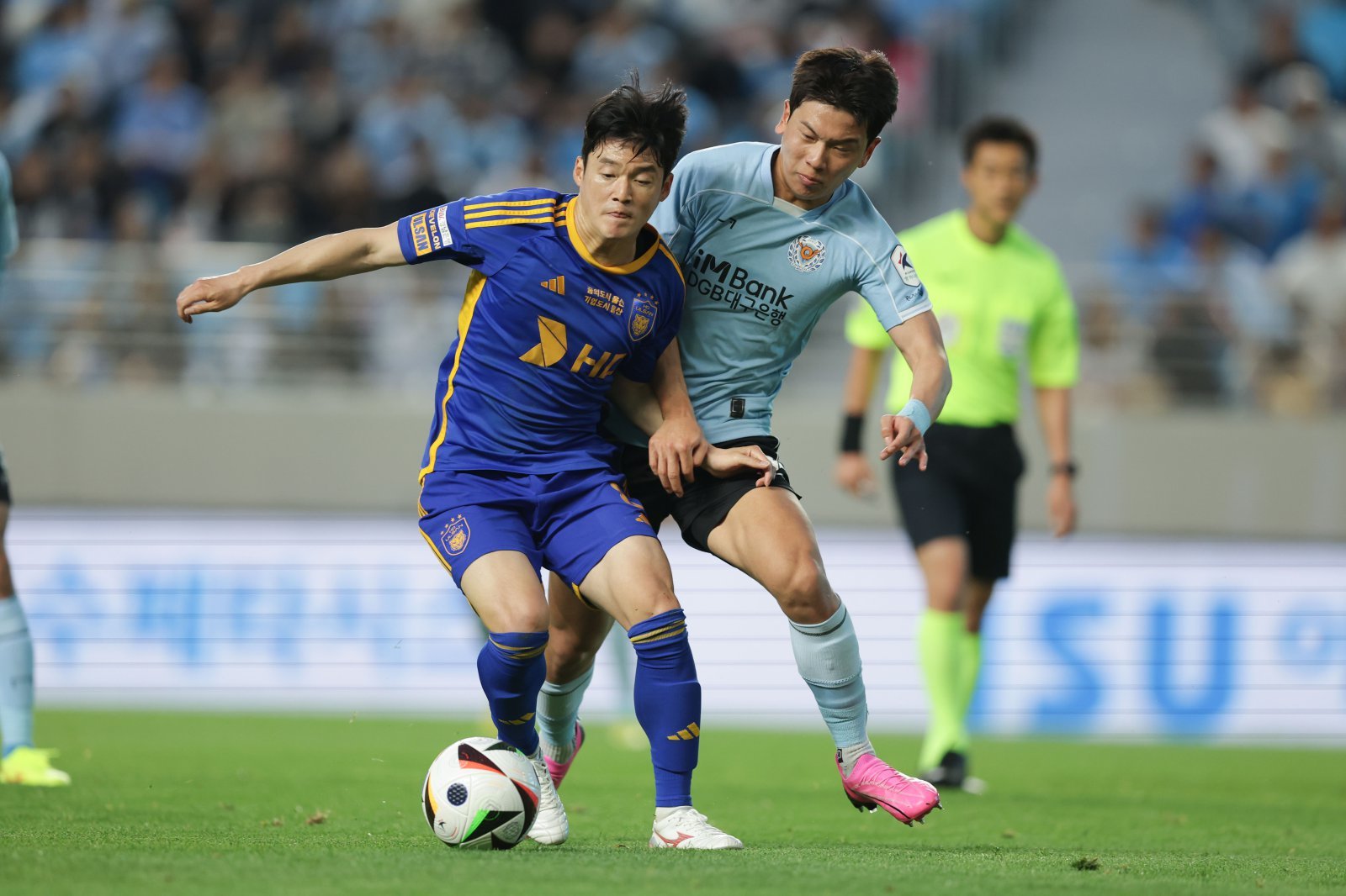 울산이 올해 재도약하려면 이규성(앞)을 비롯한 임대복귀생들의 활약이 절실하다. 사진제공│한국프로축구연맹