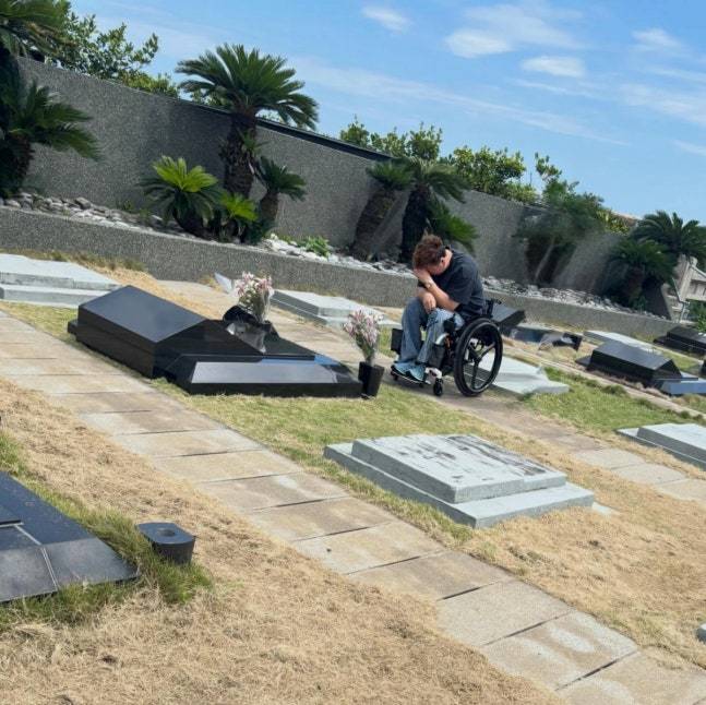 강원래, 서희원 1주기 눈물…“구준엽, 서희원 이름만 적더라”