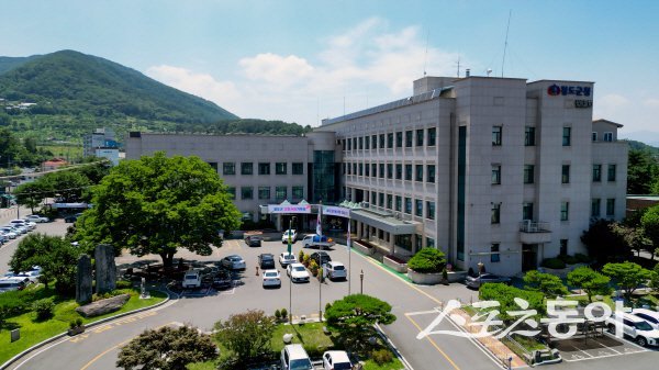 청도군청 전경. 사진제공 ㅣ 청도군