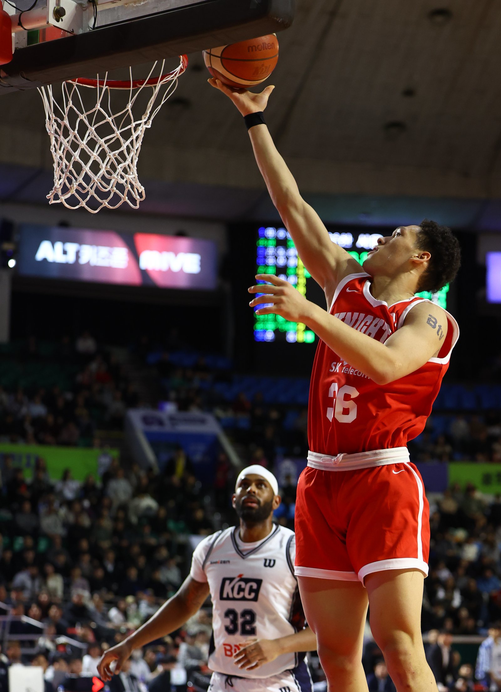 SK 에디 다니엘(오른쪽) 등 신인 3명이 남자농구대표팀 엔트리에 이름을 올렸다. 뉴시스