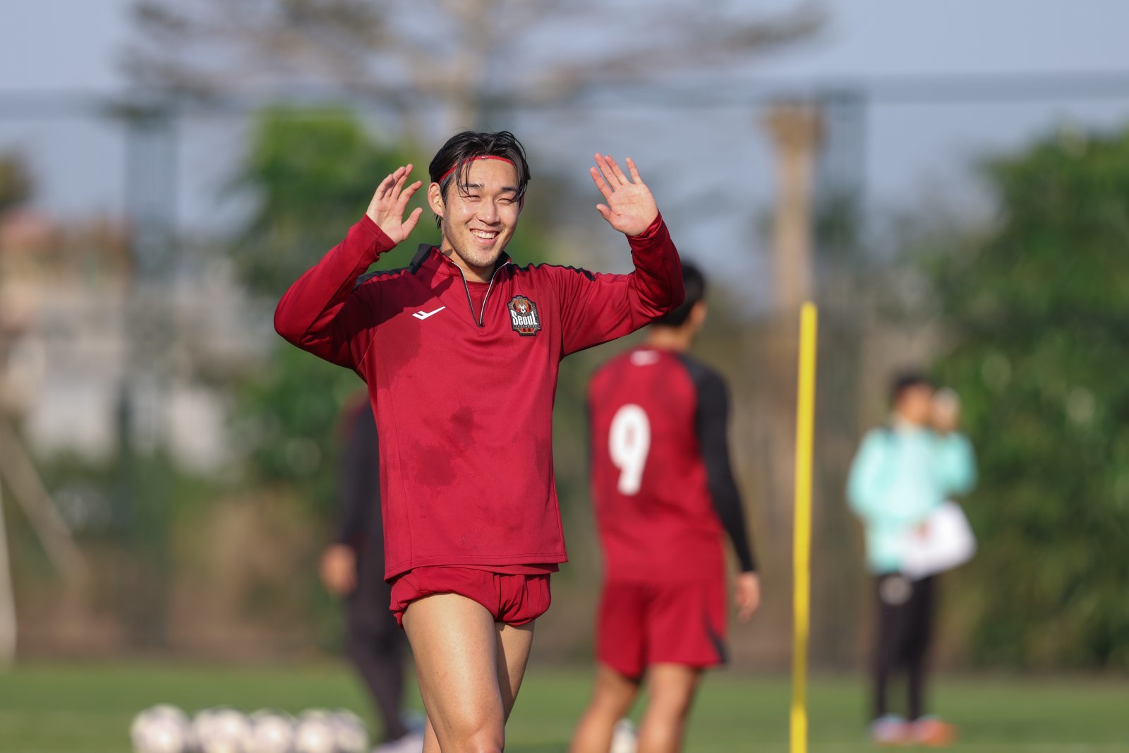 김기동 감독의 부름을 받고 서울에서 새 시즌을 준비하는 송민규가 최근 중국 하이난 미션힐즈 풋볼트레이닝센터서 진행된 동계훈련 도중 환하게 미소짓고 있다. 사진제공｜한국프로축구연맹