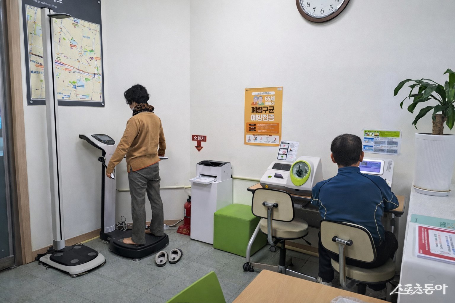 부천역 건강상담센터에서 시민이 건강상담을 받고 있다. 사진제공|부천시