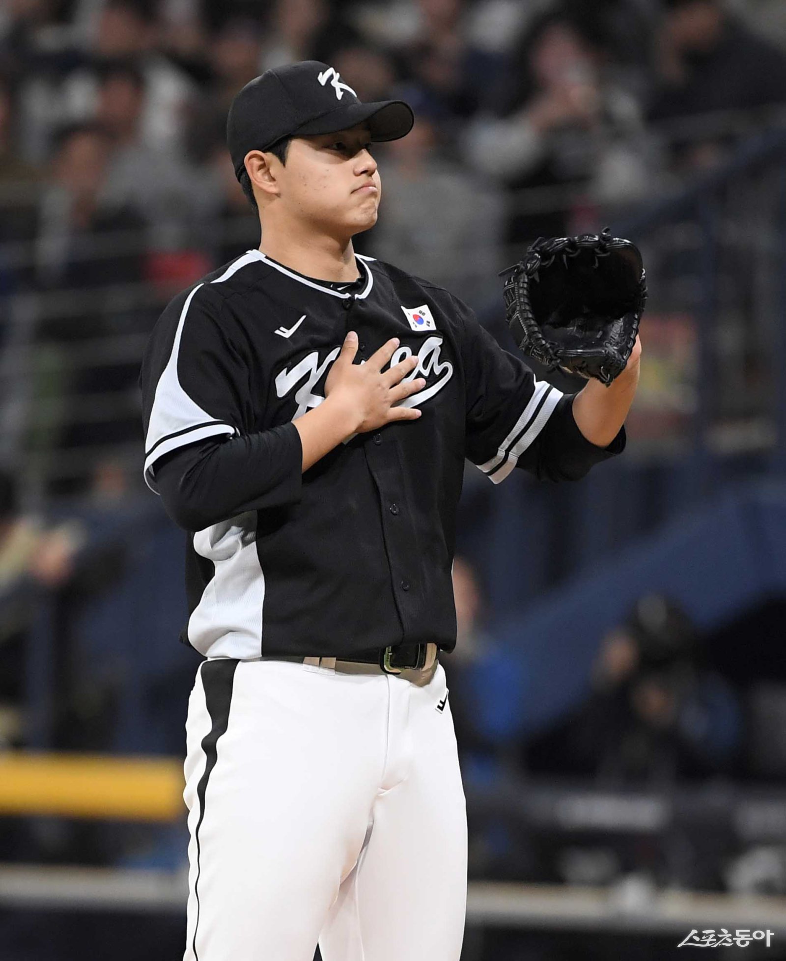 한화 문동주는 오른쪽 어깨 통증으로 2026 WBC 대표팀 최종 엔트리에서 탈락했다. 스포츠동아DB