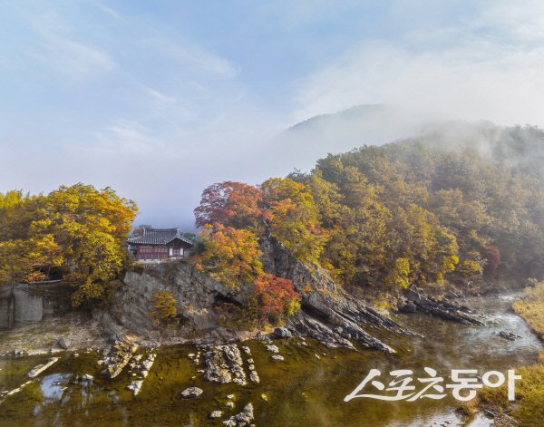 유네스코세계지질공원으로 선정된 청송 신성계곡 감입곡류 방호정. 사진제공 ㅣ 청송군