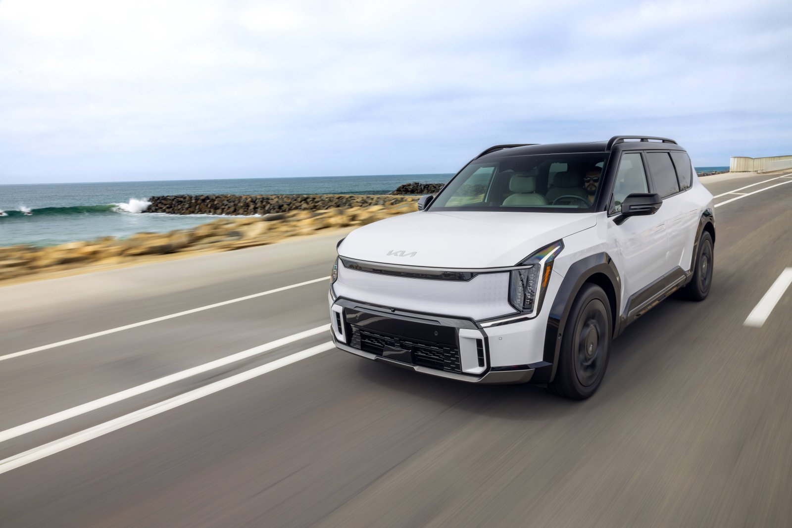 ‘중형 전기 SUV’ 부문을 수상한 기아 EV9.  사진제공 ｜현대차그룹