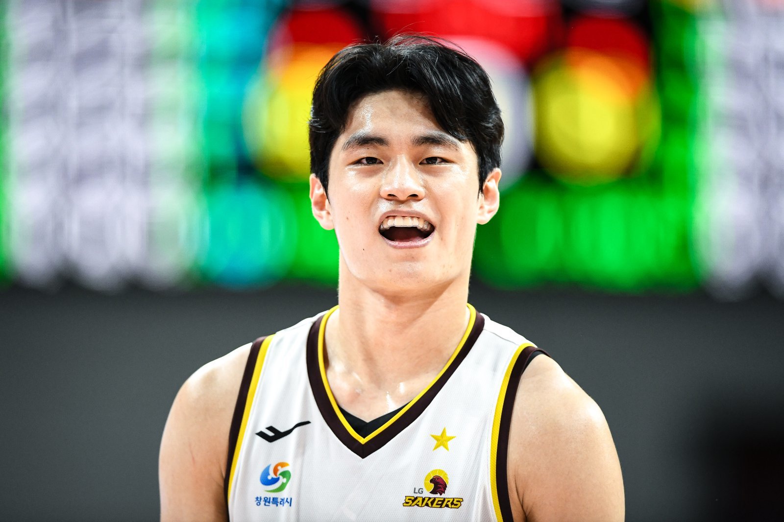 LG 유기상은 8일 안양정관장아레나에서 열린 정관장과 원정경기에서 22점으로 활약했다. LG는 2위 정관장을 꺾으며 1위를 사수했다. 사진제공｜KBL