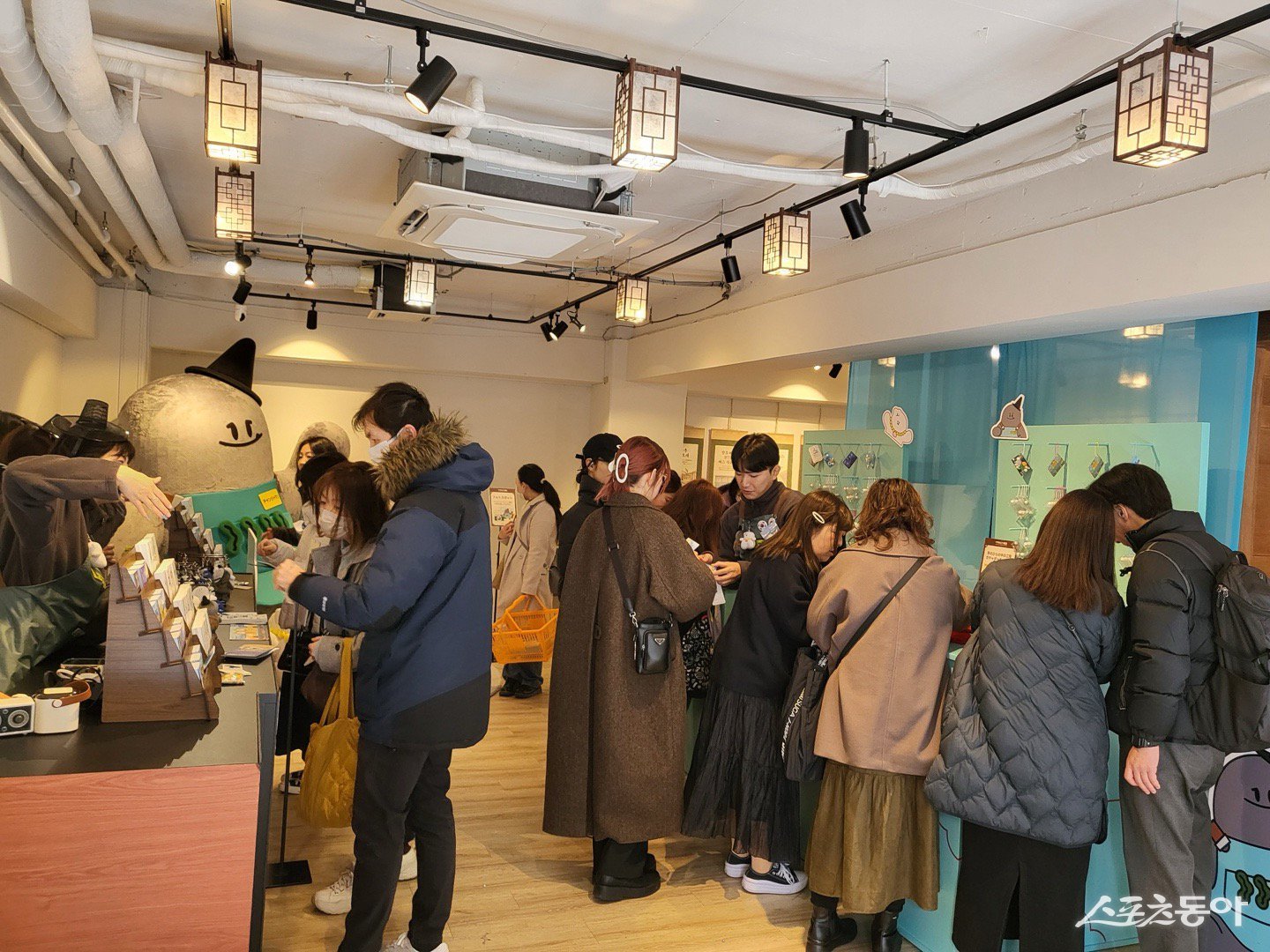 강릉시가 일본 시부야에 설치한 ‘강릉 팝업 스토어’ 내부. 강릉시 제공