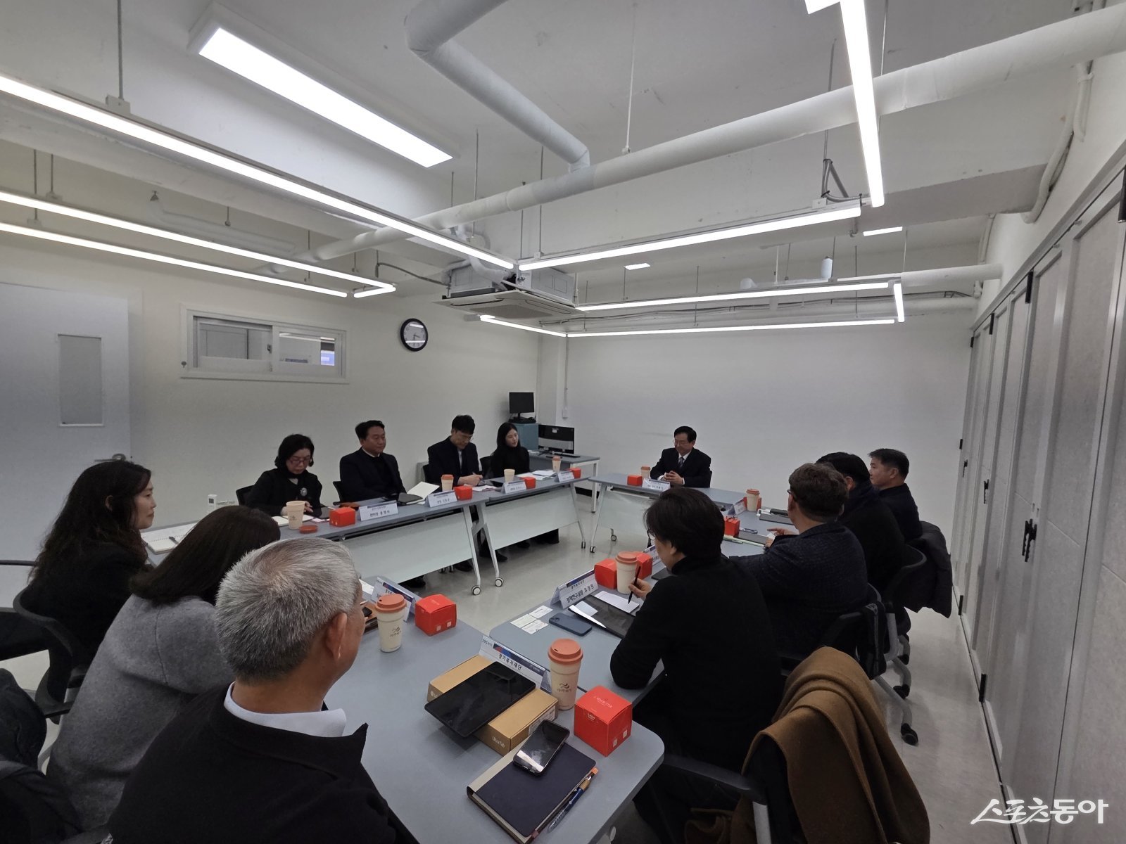 지난 1월 26일에는 북부지역 현장 관계자들과 간담회를 열어 ‘경기도 돌봄통합 생태체계 구축’ 추진 현황을 공유하고 현장의 다양한 의견을 수렴했다. 사진제공｜경기복지재단