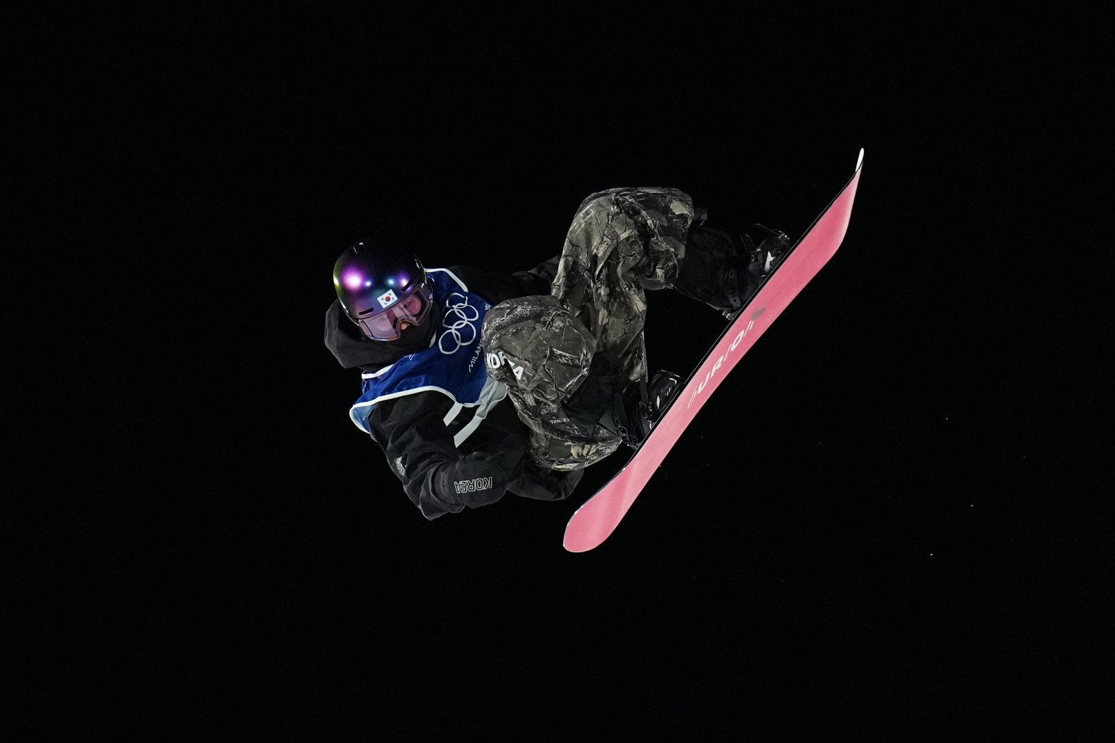 유승은이 10일(한국시간) 리비뇨 스노파크에서 열린 밀라노올림픽 스노보드 여자 빅에어 결선에서 합계 171.00점을 받아 여자 설상 종목 선수 사상 첫 올림픽 메달을 따냈다. 리비뇨ㅣAP뉴시스